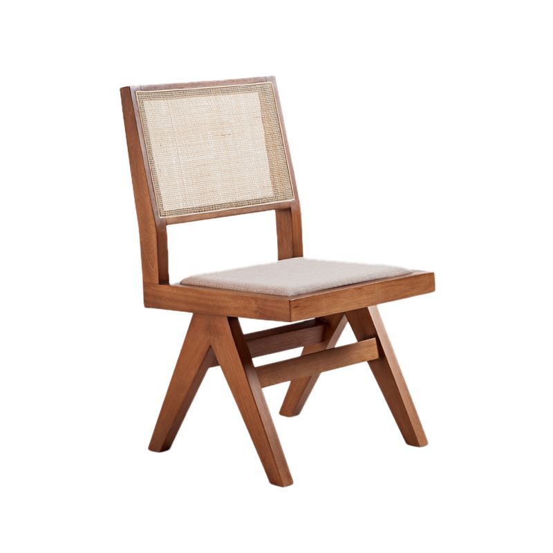 Cadeira de Jantar Pierre: Elegância Natural e Conforto para Ambientes de Alto Padrão