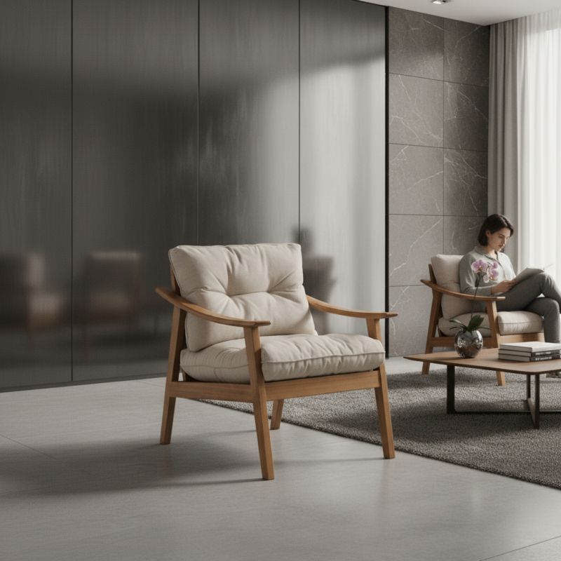 Poltrona Olli Madeira: Elegância Natural e Conforto para Ambientes de Alto Padrão